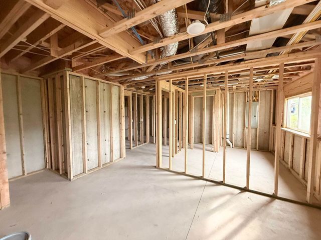10709 E Bonita St, Wichita, KS 67207