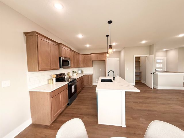 10709 E Bonita St, Wichita, KS 67207