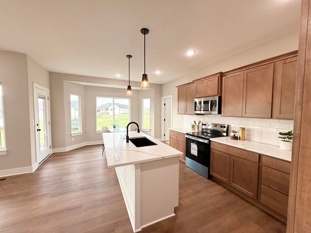 10709 E Bonita St, Wichita, KS 67207
