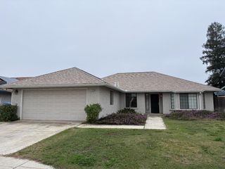 1430 Fir Avenue, Clovis, CA 93611
