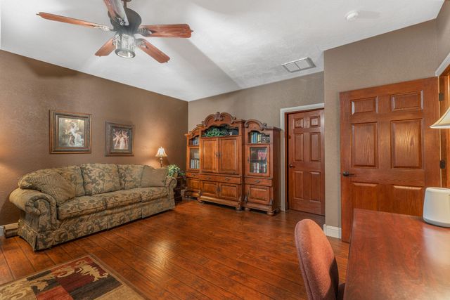 201 Pioneer Drive, Seymour, MO 65746