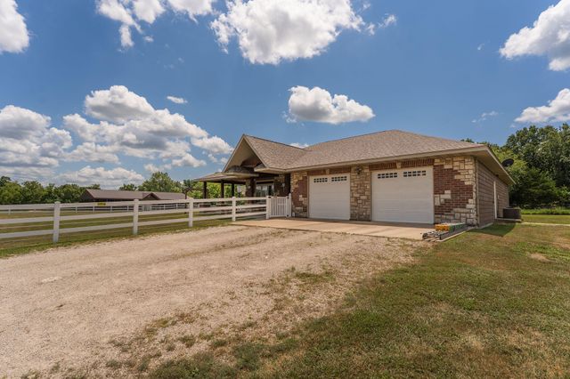 201 Pioneer Drive, Seymour, MO 65746