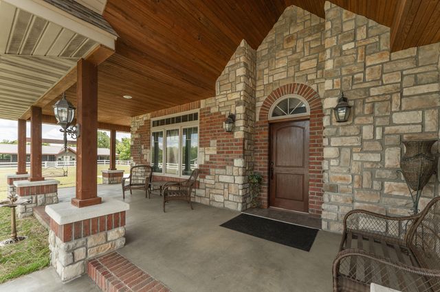 201 Pioneer Drive, Seymour, MO 65746