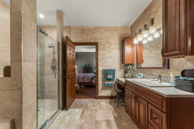 201 Pioneer Drive, Seymour, MO 65746