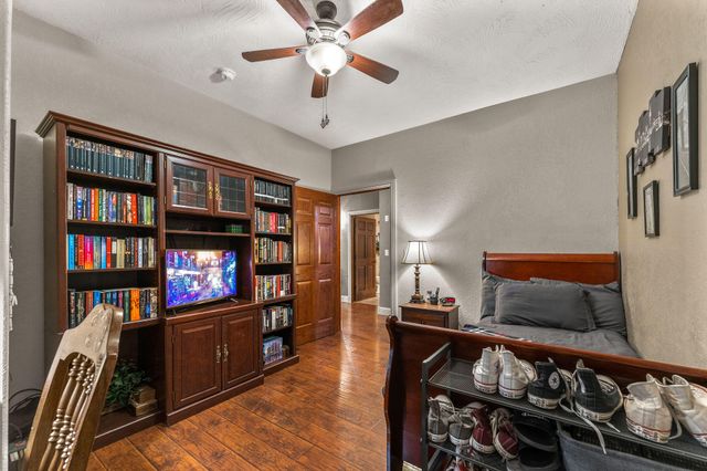 201 Pioneer Drive, Seymour, MO 65746