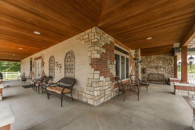 201 Pioneer Drive, Seymour, MO 65746