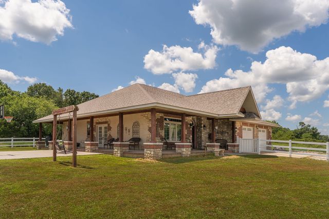 201 Pioneer Drive, Seymour, MO 65746