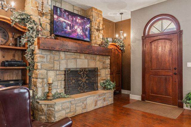 201 Pioneer Drive, Seymour, MO 65746