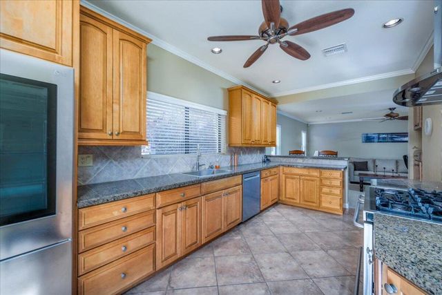 1495 E Luna Way, Palm Springs, CA 92262