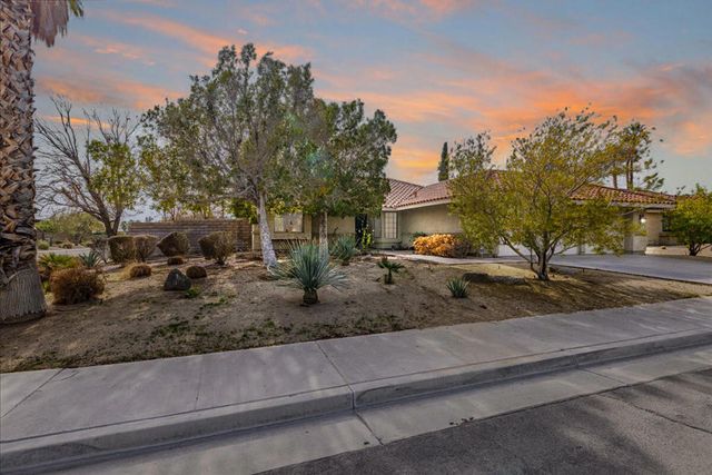 1495 E Luna Way, Palm Springs, CA 92262