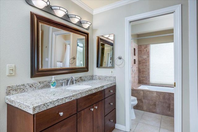 1495 E Luna Way, Palm Springs, CA 92262