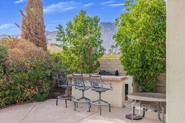 1495 E Luna Way, Palm Springs, CA 92262