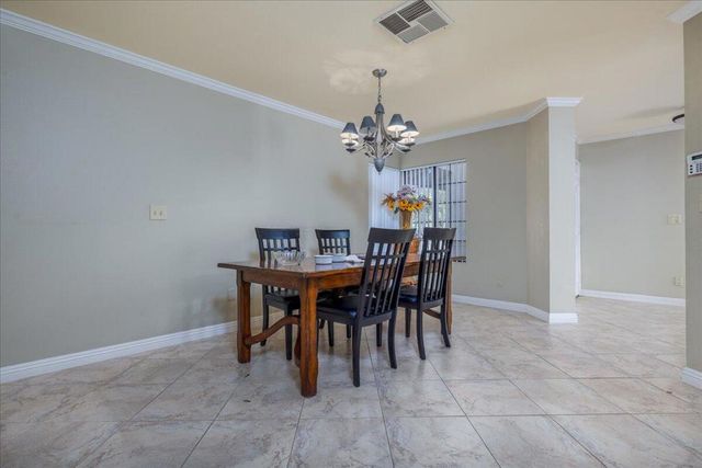 1495 E Luna Way, Palm Springs, CA 92262