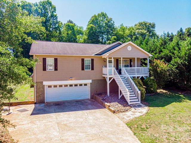 1896 Bakers Glade Lane, Hickory, NC 28602