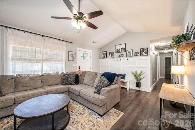 1896 Bakers Glade Lane, Hickory, NC 28602