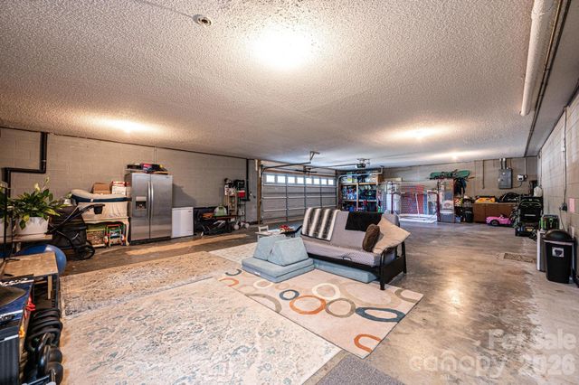 1896 Bakers Glade Lane, Hickory, NC 28602
