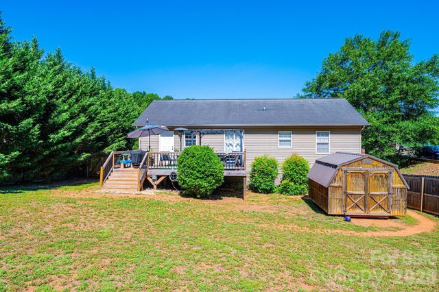 1896 Bakers Glade Lane, Hickory, NC 28602