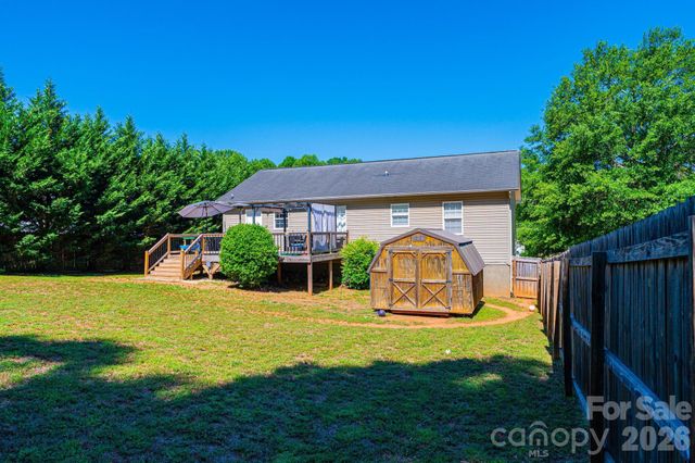 1896 Bakers Glade Lane, Hickory, NC 28602