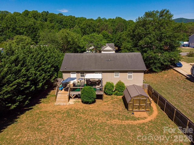 1896 Bakers Glade Lane, Hickory, NC 28602