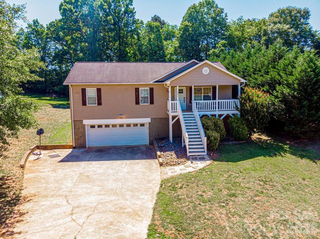1896 Bakers Glade Lane, Hickory, NC 28602