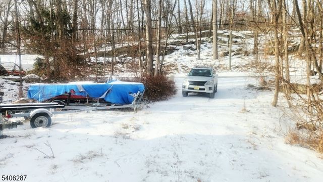 213 Squaw Trl, Hopatcong Boro, NJ 07821