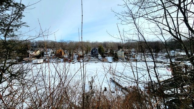 213 Squaw Trl, Hopatcong Boro, NJ 07821