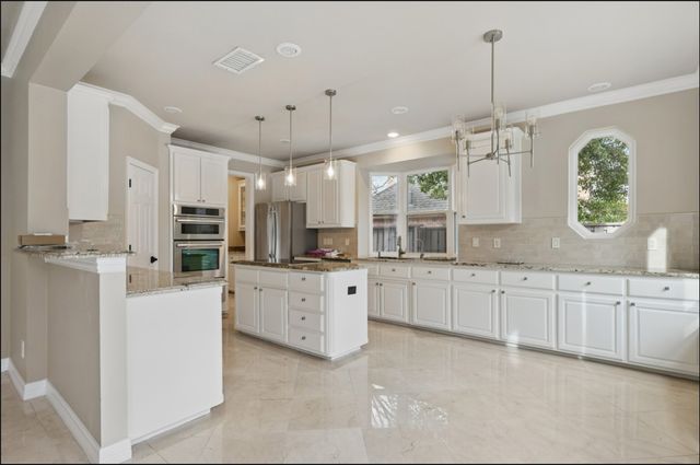 727 Ashleigh Lane, Southlake, TX 76092