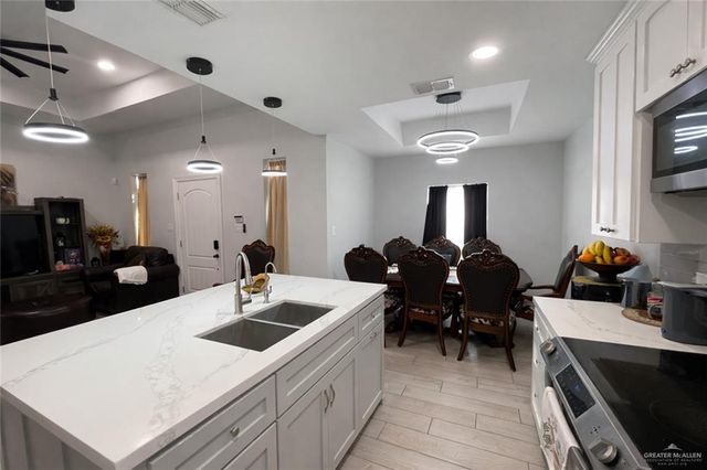 901 Noelia, Edcouch, TX 78538