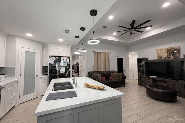 901 Noelia, Edcouch, TX 78538