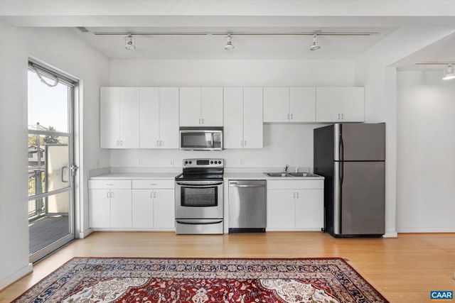 820 E High St Apt 8, Charlottesville, VA 22902