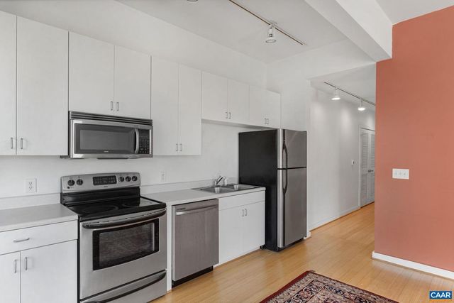 820 E High St Apt 8, Charlottesville, VA 22902