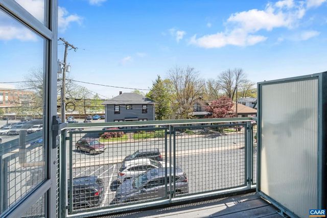 820 E High St Apt 8, Charlottesville, VA 22902