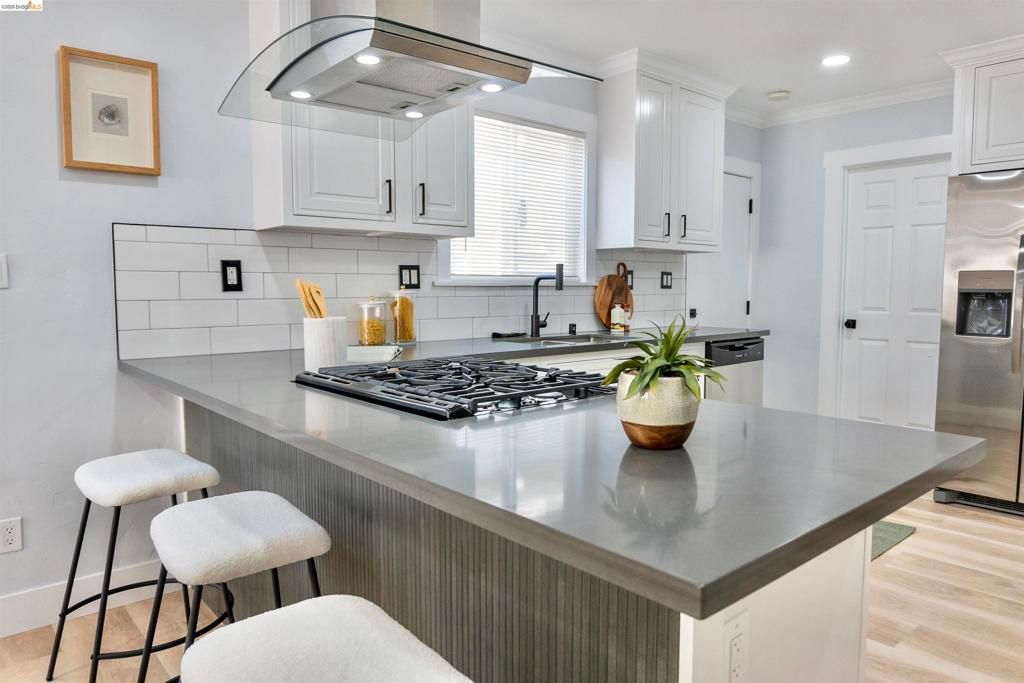 Image 10 of property listing at 2427 67Th Ave, Oakland, CA 94605