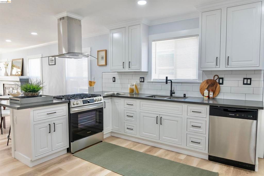 Image 13 of property listing at 2427 67Th Ave, Oakland, CA 94605