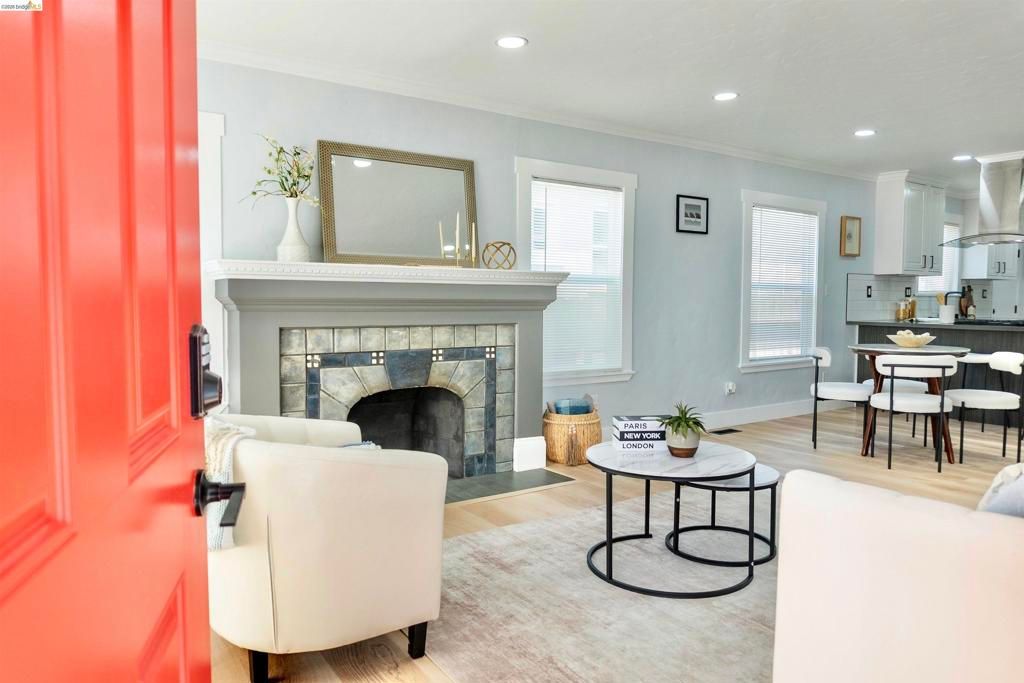 Image 3 of property listing at 2427 67Th Ave, Oakland, CA 94605