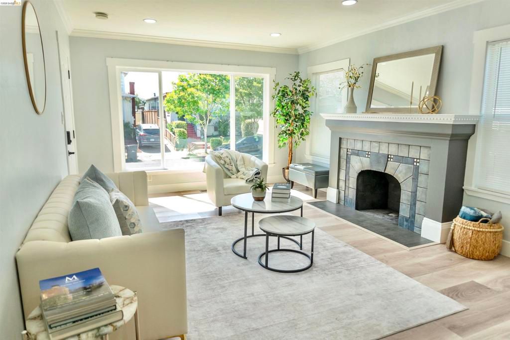 Image 4 of property listing at 2427 67Th Ave, Oakland, CA 94605