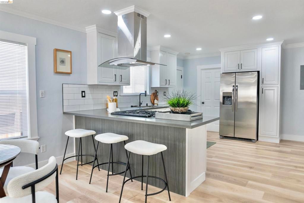 Image 8 of property listing at 2427 67Th Ave, Oakland, CA 94605