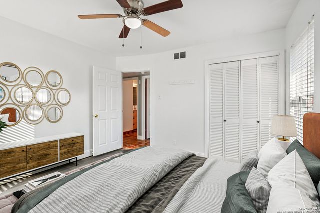 911 Tamworth, San Antonio, TX 78213