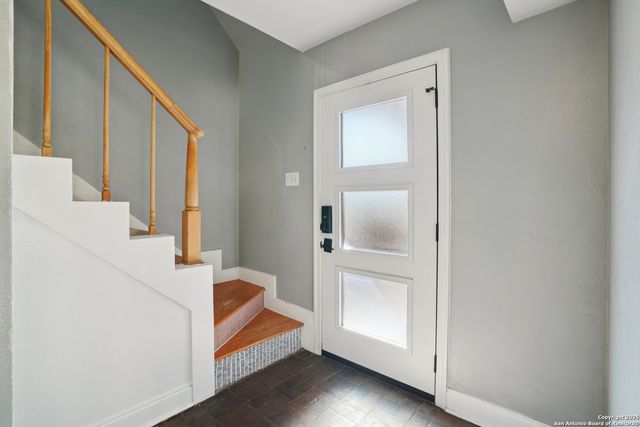 911 Tamworth, San Antonio, TX 78213