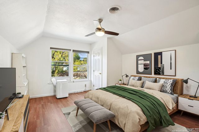 911 Tamworth, San Antonio, TX 78213