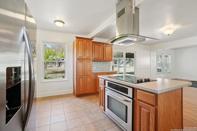 911 Tamworth, San Antonio, TX 78213