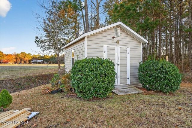 105 Sumatra Court, New Bern, NC 28560