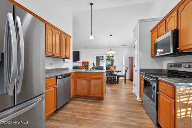 105 Sumatra Court, New Bern, NC 28560