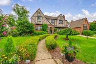 243 Cherokee Road, Pontiac, MI 48341