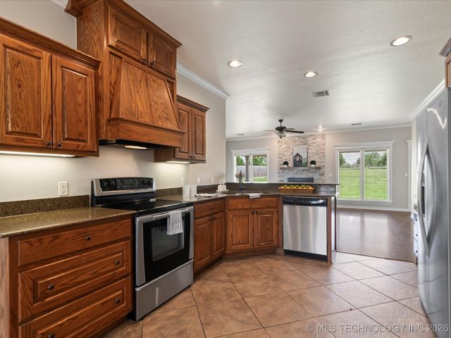 5817 Woodland Road, Bartlesville, OK 74006