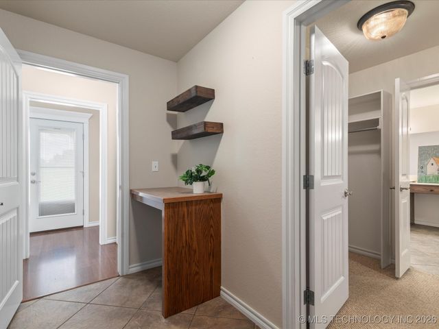 5817 Woodland Road, Bartlesville, OK 74006