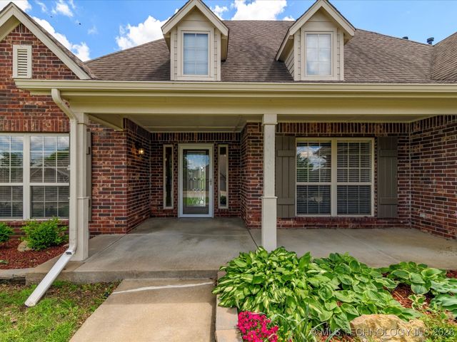 5817 Woodland Road, Bartlesville, OK 74006