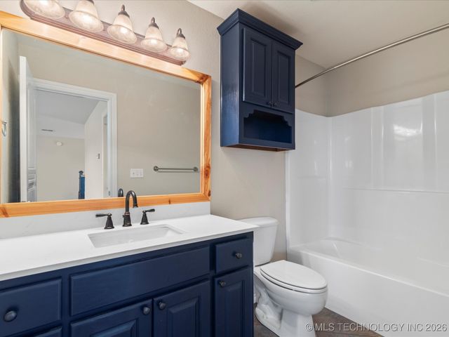 5817 Woodland Road, Bartlesville, OK 74006