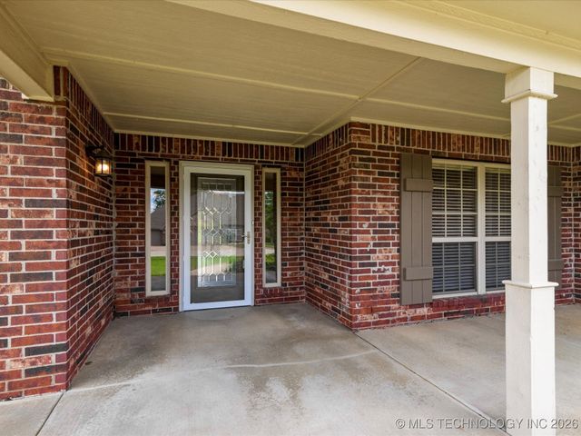 5817 Woodland Road, Bartlesville, OK 74006