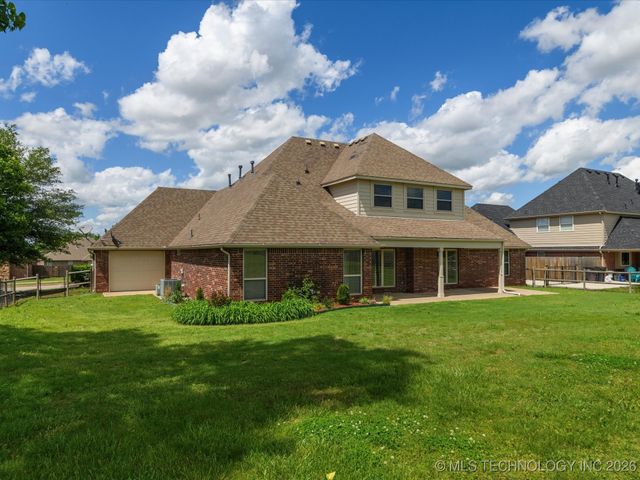 5817 Woodland Road, Bartlesville, OK 74006